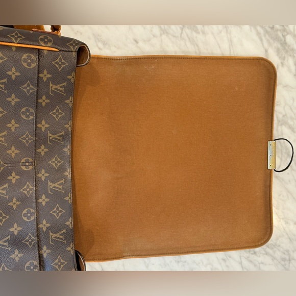 Louis Vuitton Monogram Abbesses Messenger Bag - Picture 3 of 16